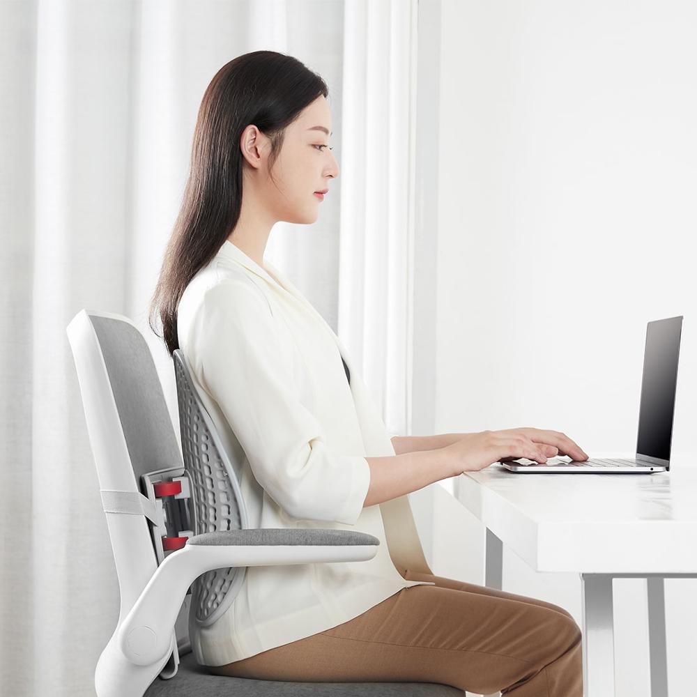 Cojín o esterilla lumbar con rejilla para fácil y agradable ventilación .